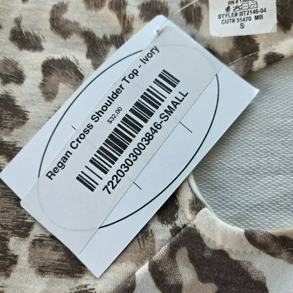 Blu Halo Boutique Women's Top Size Small RN156832 Leopard Print BIB! NWT - Picture 5 of 11